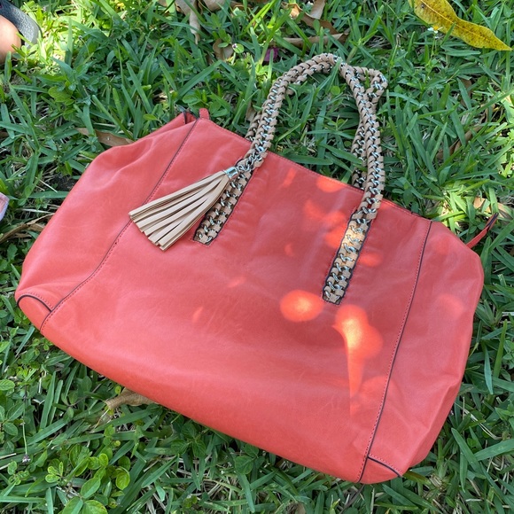 Peach medium sized purse. - Picture 1 of 4